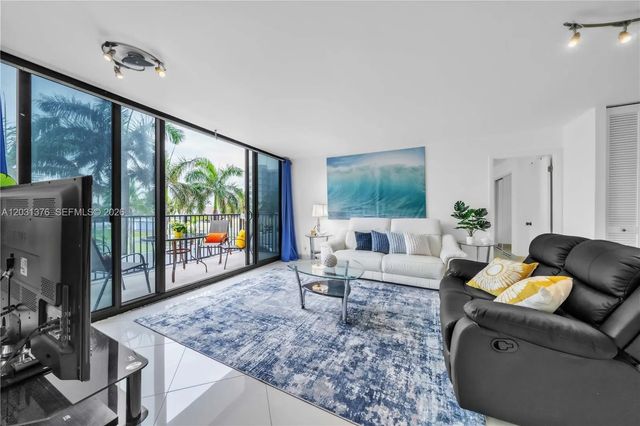 4 of 58 - 2101 S Ocean Drive #204, Hollywood, FL