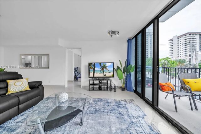 5 of 58 - 2101 S Ocean Drive #204, Hollywood, FL