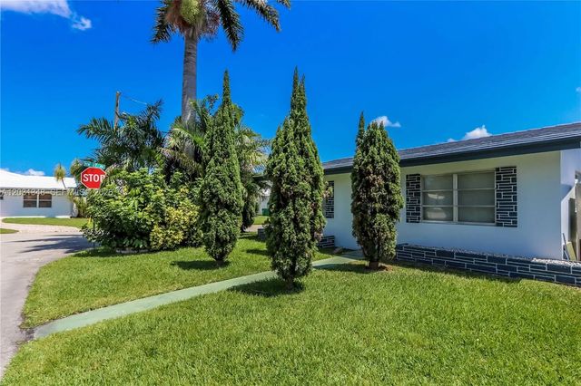 3 of 24 - 2700 Nw 52nd Court, Tamarac, FL