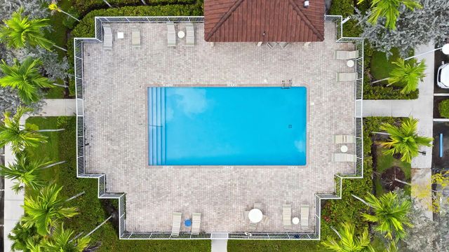 5 of 18 - 529 E Sheridan Street #1081, Dania Beach, FL