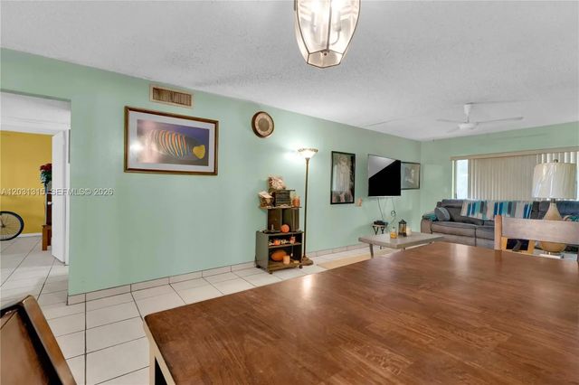 5 of 20 - 1200 Tallwood Avenue #202, Hollywood, FL
