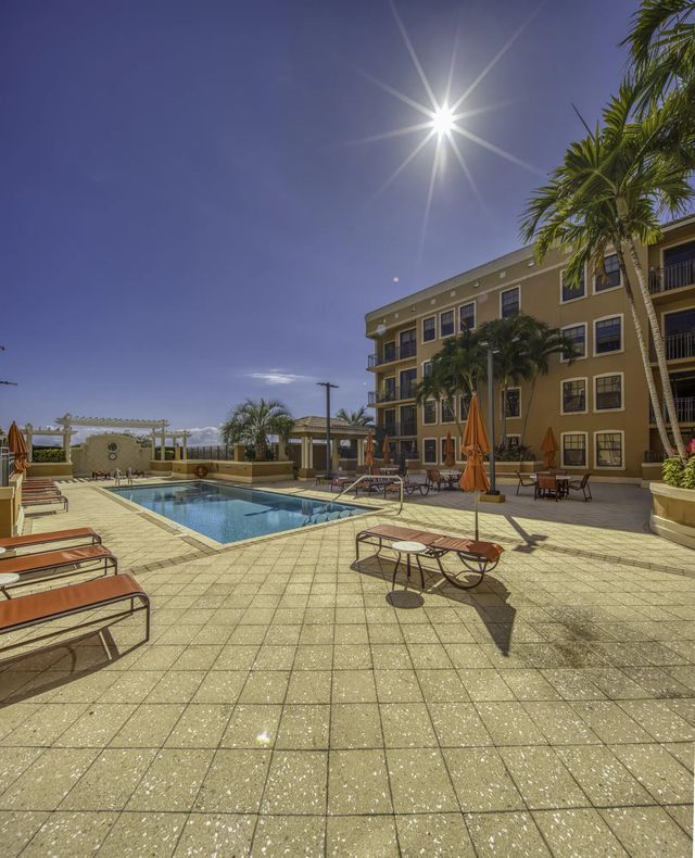 511 Lucerne Avenue #401, Lake Worth Beach
