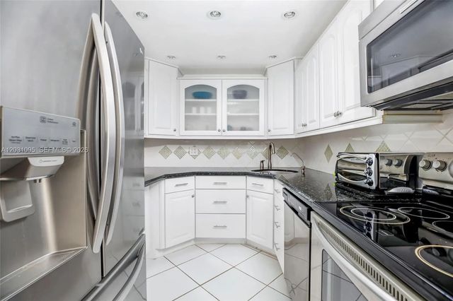 5 of 23 - 20301 W Country Club Drive #2228, Aventura, FL
