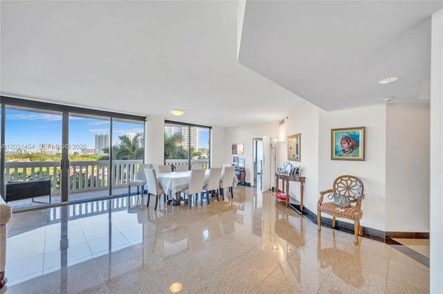 3 of 30 - 2000 Island Boulevard #806, Aventura, FL