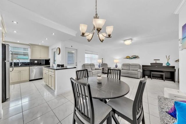 3 of 42 - 580 Egret Drive #121, Hallandale Beach, FL
