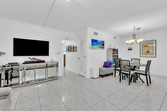 4 of 42 - 580 Egret Drive #121, Hallandale Beach, FL