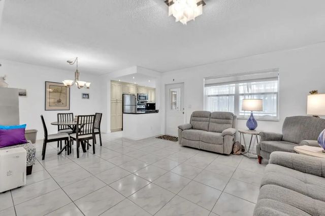 5 of 42 - 580 Egret Drive #121, Hallandale Beach, FL