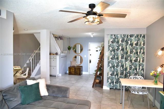 7561 Nw 16th Street #2303, Plantation
