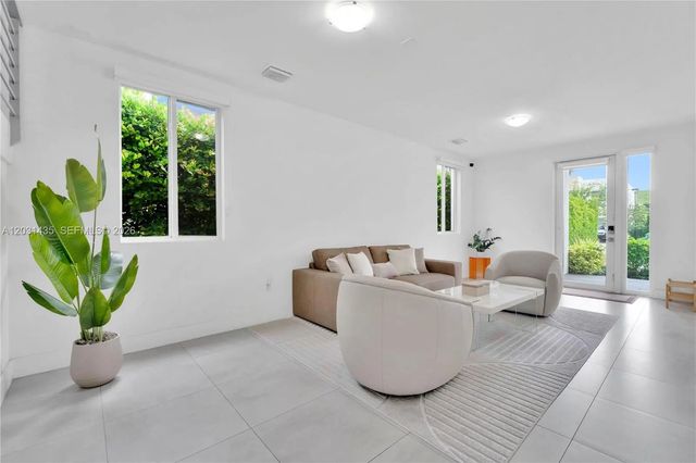 3 of 46 - 6750 Nw 103rd Avenue, Doral, FL