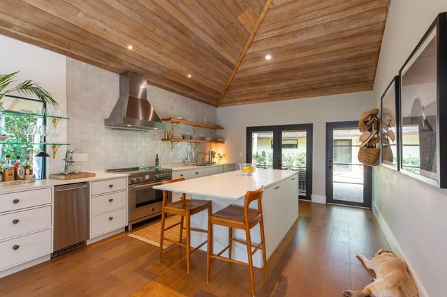 11669 Wimbledon Circle, Wellington