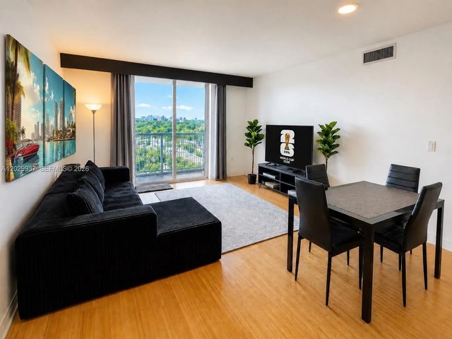 2 of 17 - 900 Sw 8th Street #1103, Miami, FL