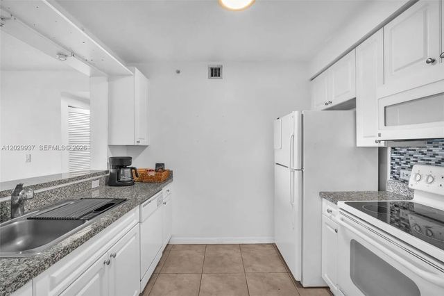 4 of 17 - 900 Sw 8th Street #1103, Miami, FL