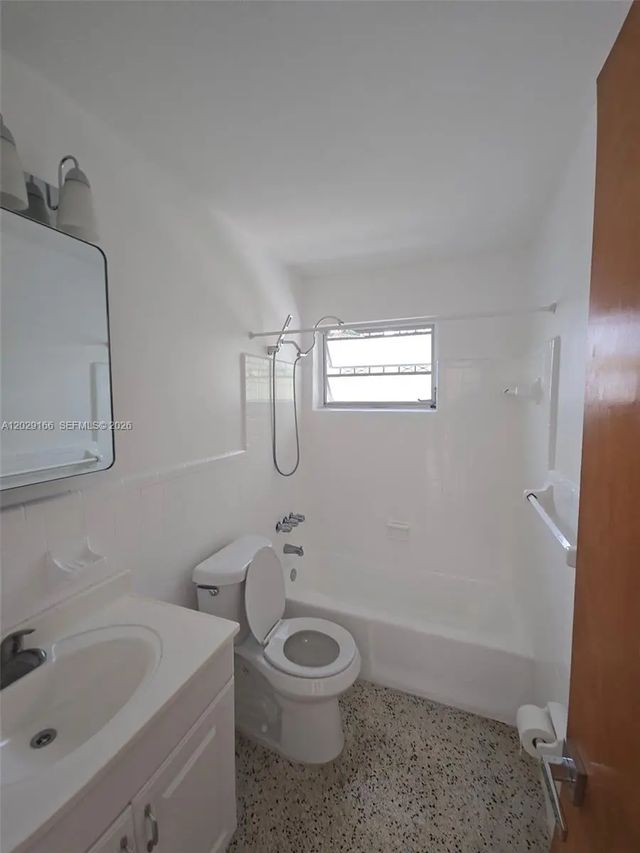 3 of 6 - 3435 Nw 4th Street, Miami, FL