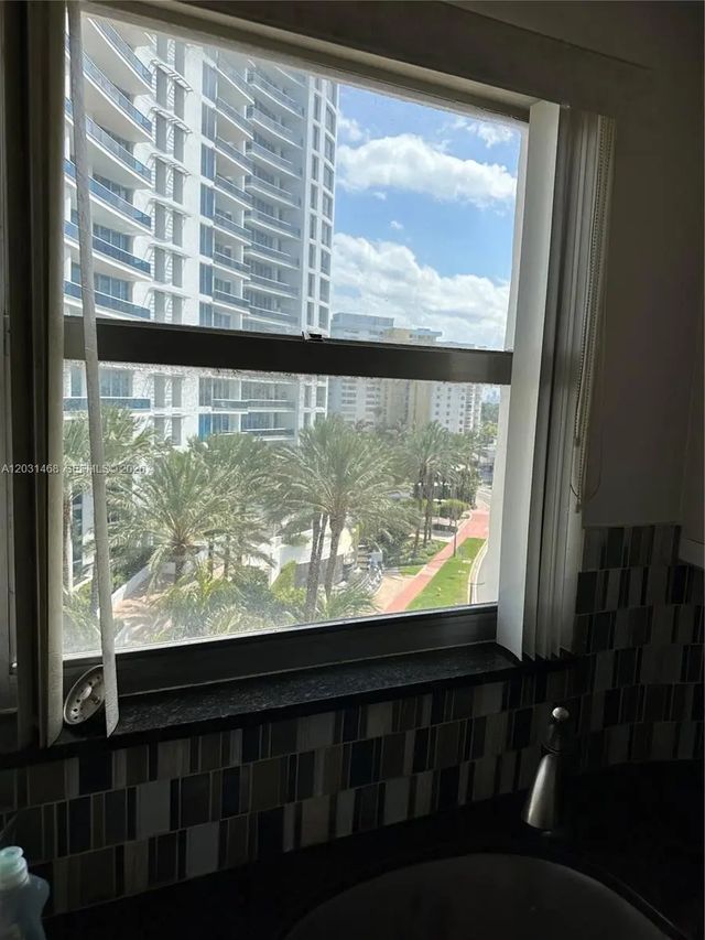 4 of 42 - 6039 Collins Avenue #728, Miami Beach, FL