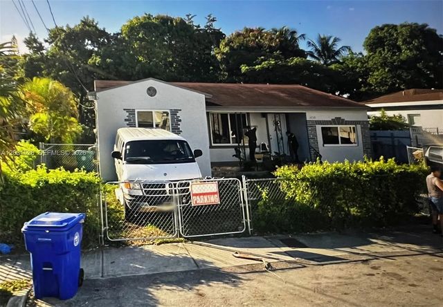 1450 Nw 35th Street, Miami