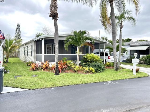 2 of 48 - 3409 Lake Overlook Place, Lake Worth, FL
