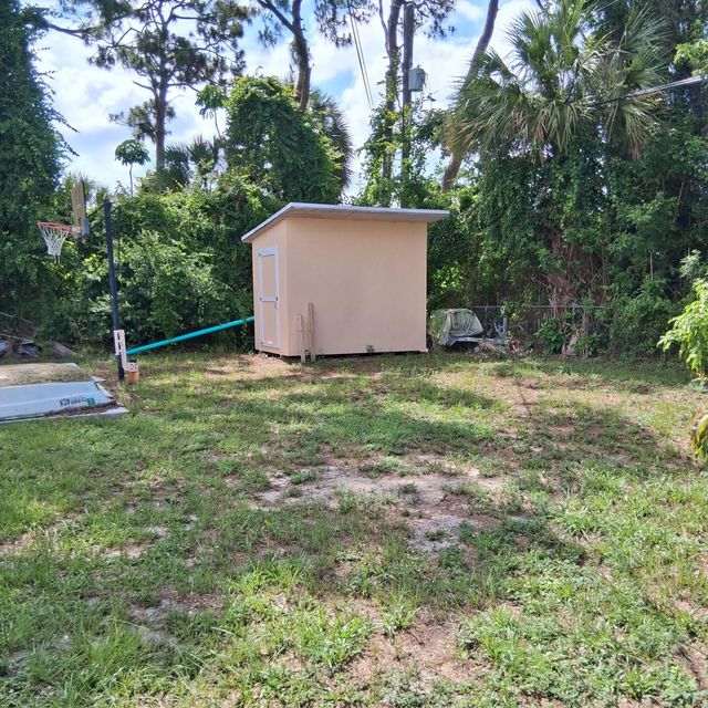 5 of 17 - 3303 S Avenue S S, Fort Pierce, FL