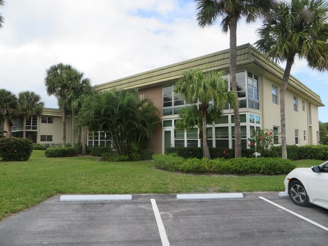 37 Vista Gardens Trail #201, Vero Beach