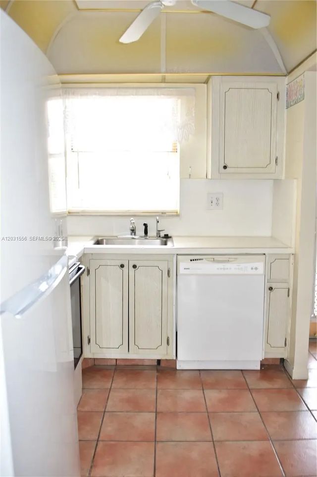 3 of 7 - 2701 N Pine Island Road #311, Sunrise, FL