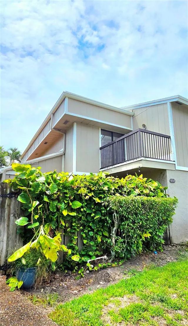 608 Commodore Drive, Plantation