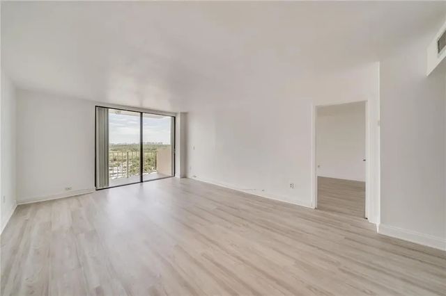 4 of 30 - 2350 Ne 135th Street #1212, North Miami, FL