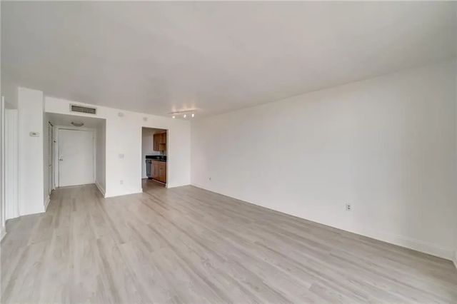 5 of 30 - 2350 Ne 135th Street #1212, North Miami, FL