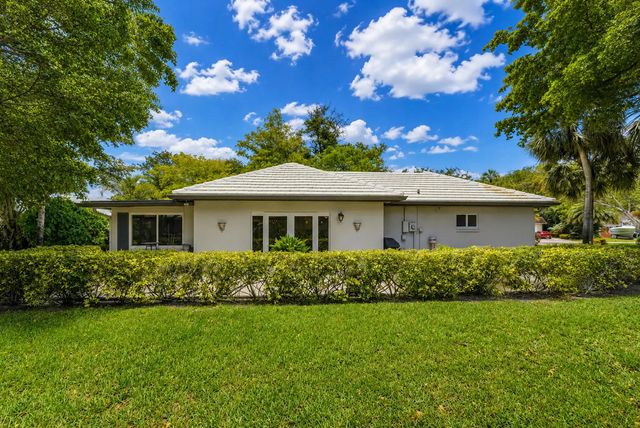 3 of 69 - 1019 E Cypress Drive, Pompano Beach, FL