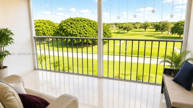 2 of 38 - 4570 Nw 18th Avenue #506, Deerfield Beach, FL