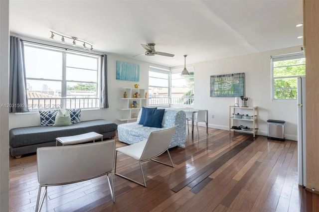 3 of 25 - 420 15th Street #307, Miami Beach, FL