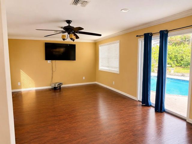 4 of 14 - 340 Sw Paar Drive, Port St. Lucie, FL