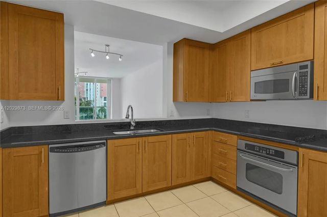 3 of 30 - 3340 Ne 190th Street #503, Aventura, FL