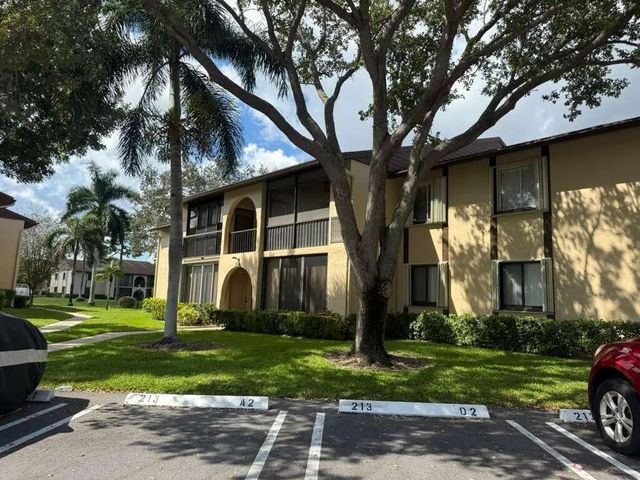 213 Pine Hov Circle #d2, Greenacres
