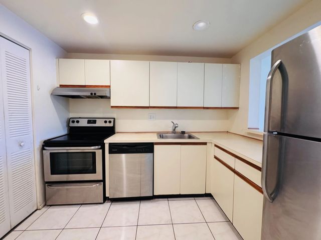 4 of 21 - 8025 S Colony Cir Circle #203, Tamarac, FL