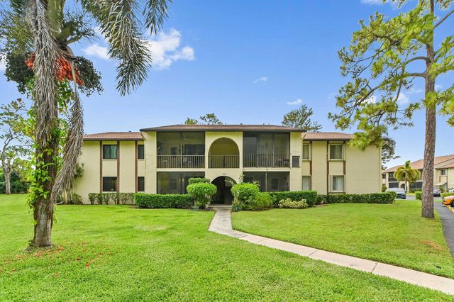319 Knotty Pine Circle #c-1, Greenacres