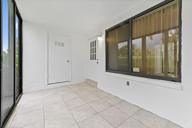 3 of 22 - 319 Knotty Pine Circle #c-1, Greenacres, FL