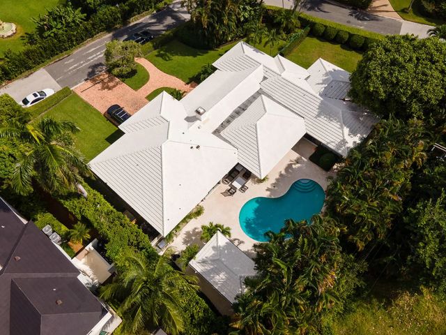2 of 11 - 202 Coral Lane, Palm Beach, FL