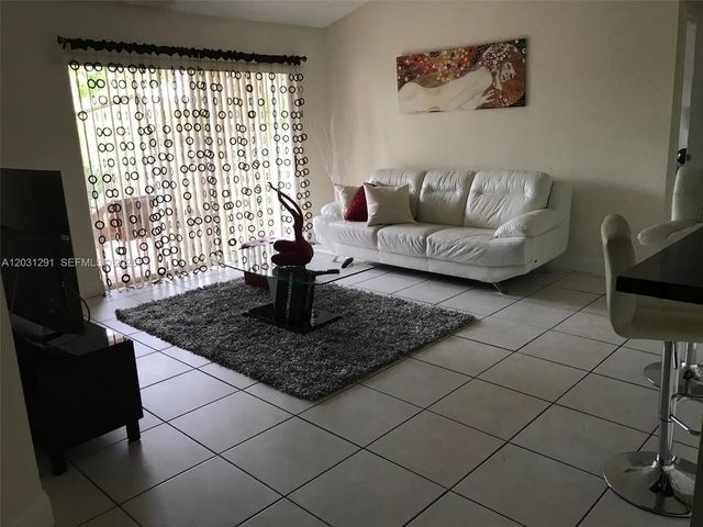 5 of 10 - 10610 Sw 158th Court #303, Miami, FL