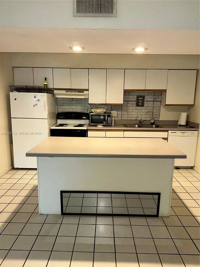 4 of 16 - 4055 W Mcnab Road #h309, Pompano Beach, FL