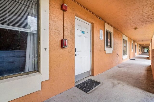2 of 29 - 6900 Sw 39th Street #101j, Davie, FL