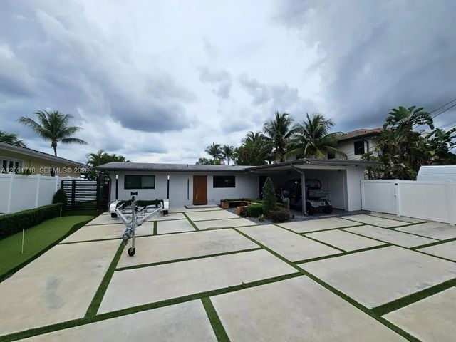 3 of 34 - 2543 Gulfstream Lane, Fort Lauderdale, FL