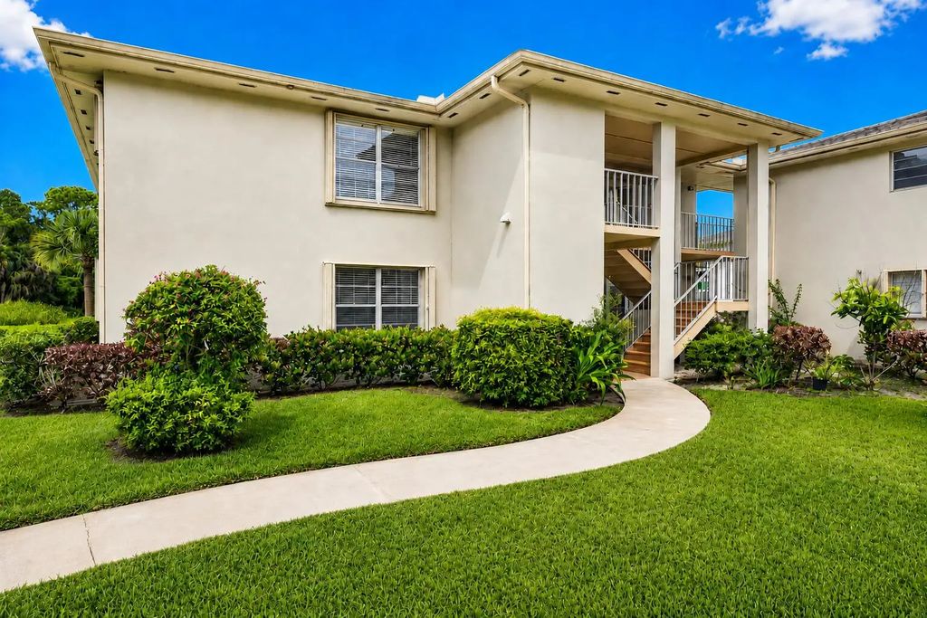 1 Lake Vista Trail #207, Port St. Lucie