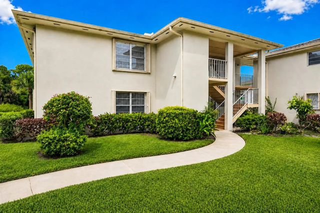 1 Lake Vista Trail #207, Port St. Lucie
