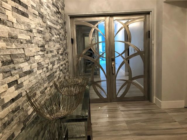 3 of 40 - 3101 S Ocean Drive #801, Hollywood, FL