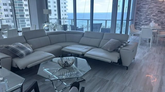 4 of 40 - 3101 S Ocean Drive #801, Hollywood, FL