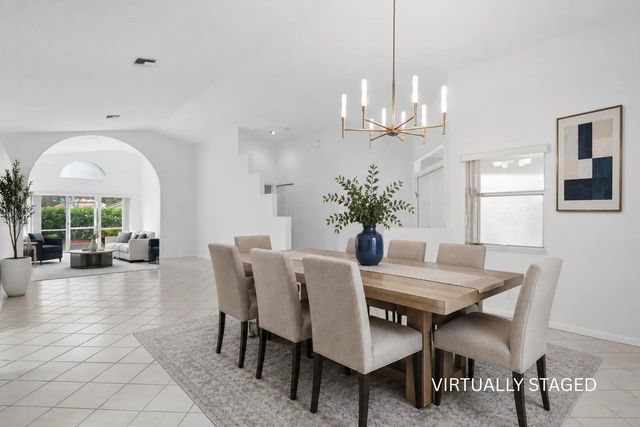 10884 Royal Caribbean Circle, Boynton Beach