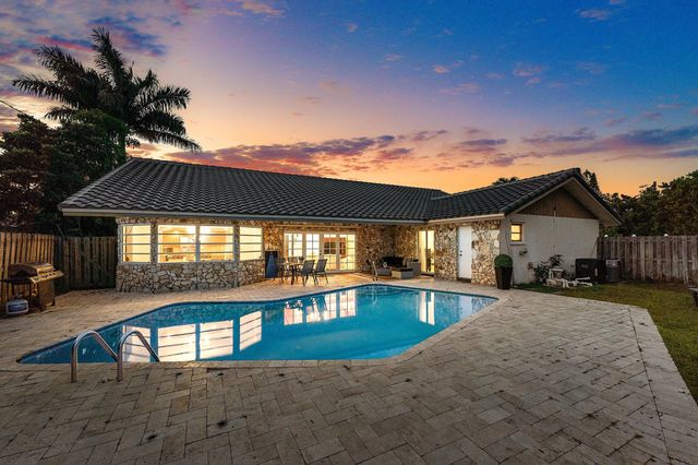 1006 Se 6th Street, Deerfield Beach