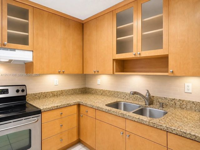 3 of 12 - 4011 N Meridian Avenue #35, Miami Beach, FL