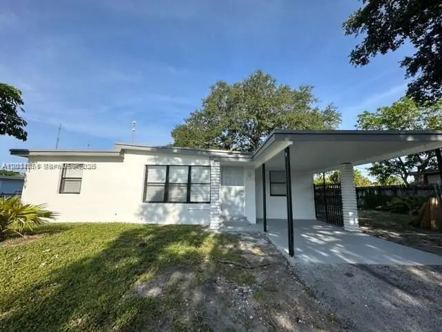 3 of 11 - 3904 Sw 58th Avenue, West Park, FL