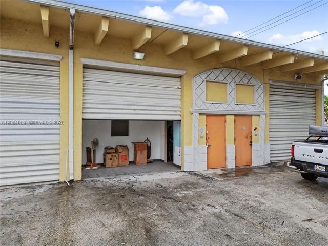 3 of 21 - 2225 Sw 57th Avenue #2, West Park, FL