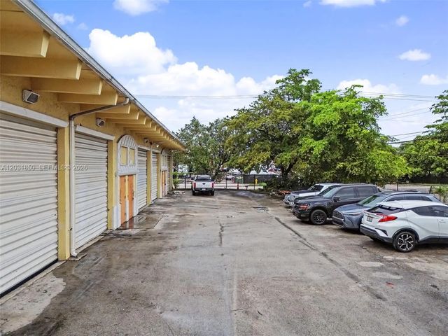 5 of 21 - 2225 Sw 57th Avenue #2, West Park, FL
